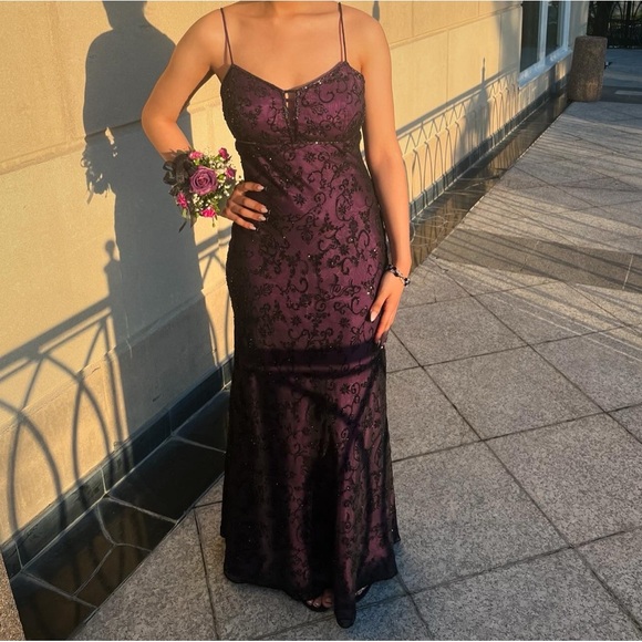 Purple beaded Betsy & Adam Prom dress.
Vintage, thrifted, no stains or tears. - Picture 2 of 4